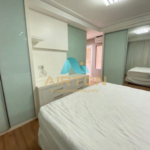 V4000 Apto finamente mobiliado Meia Praia
