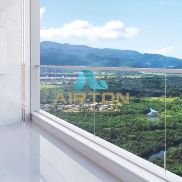 LA4000 Apartamento com 4 dor, sendo 1 sute. 