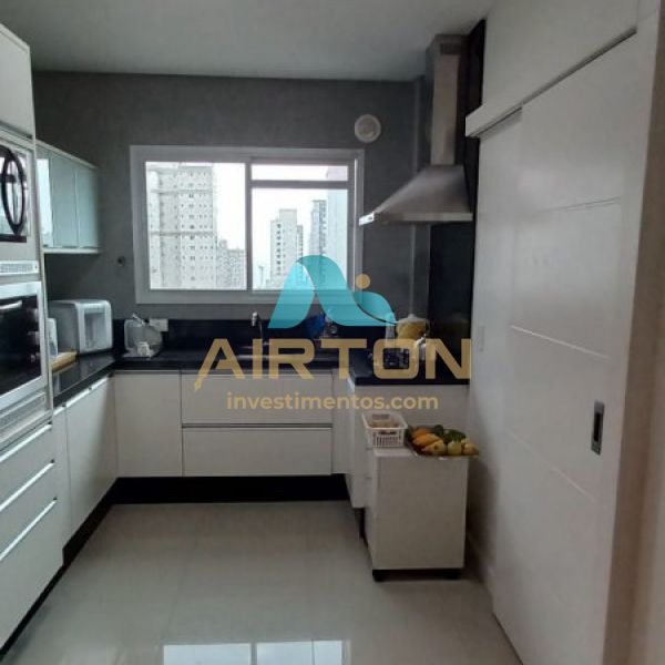 V3006 apto com 1 su�te e 2 demi.