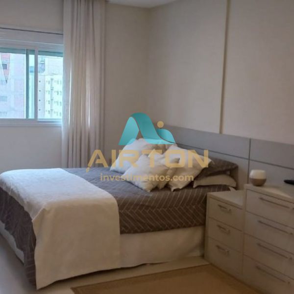 V3006 apto com 1 su�te e 2 demi.