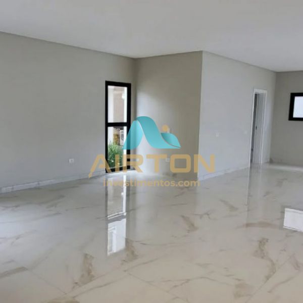 CASA/ SOBRADO ALTO PADRO CONDOMNIO 4 QUARTOS  V