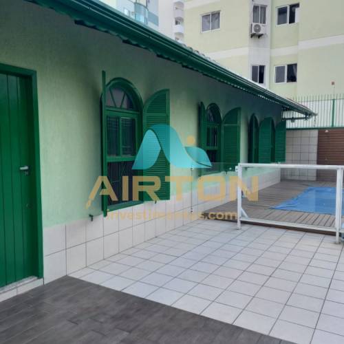 CASA COM 4 QUARTOS  VENDA , 190M - CENTRO - BALN