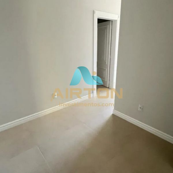 V4053 APARTAMENTO PARA VENDA, QUADRA MAR EM MEIA P