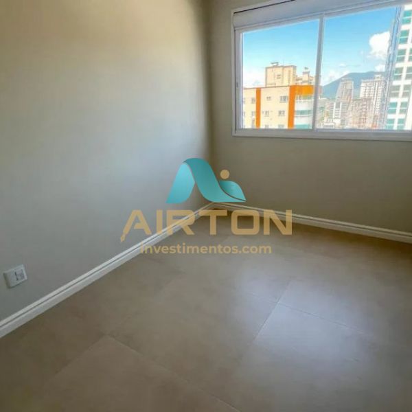 V4053 APARTAMENTO PARA VENDA, QUADRA MAR EM MEIA P