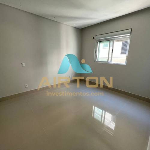 V4055 APARTAMENTO PARA VENDA FRENTE AO MAR EM MEIA