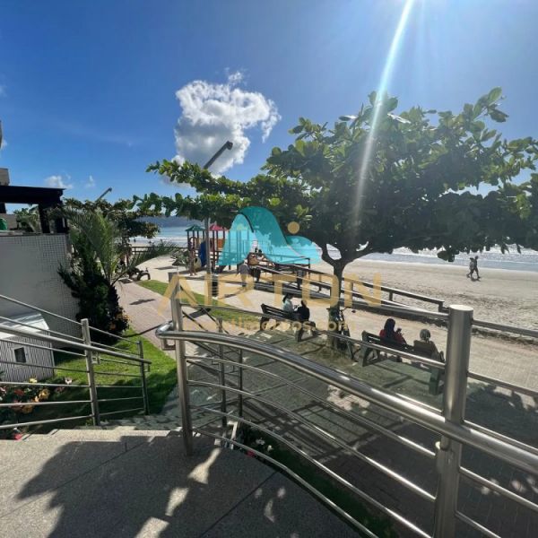 V4055 APARTAMENTO PARA VENDA FRENTE AO MAR EM MEIA