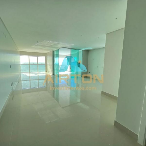 V4055 APARTAMENTO PARA VENDA FRENTE AO MAR EM MEIA