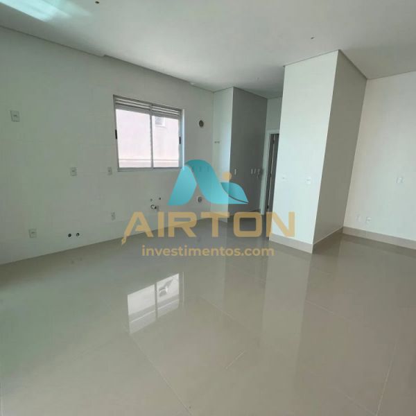 V4055 APARTAMENTO PARA VENDA FRENTE AO MAR EM MEIA