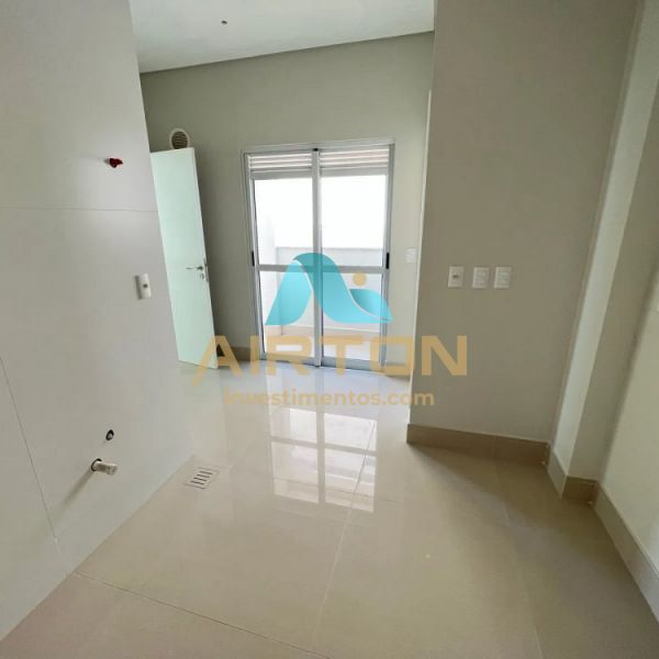 V4055 APARTAMENTO PARA VENDA FRENTE AO MAR EM MEIA