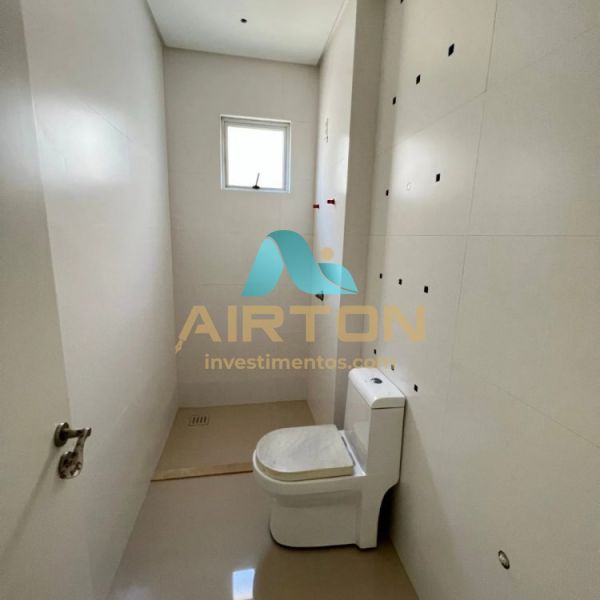 V4055 APARTAMENTO PARA VENDA FRENTE AO MAR EM MEIA