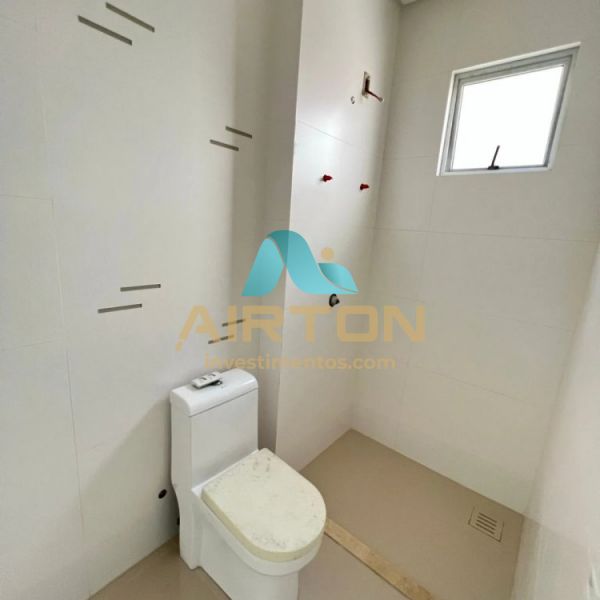 V4055 APARTAMENTO PARA VENDA FRENTE AO MAR EM MEIA