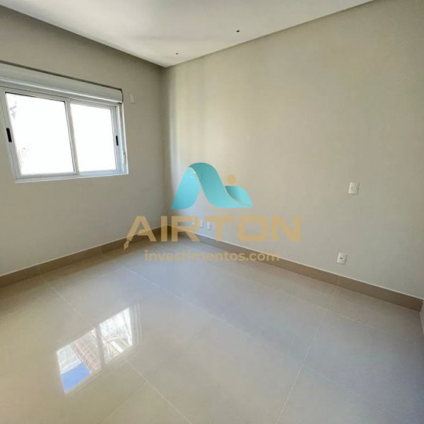 V4055 APARTAMENTO PARA VENDA FRENTE AO MAR EM MEIA