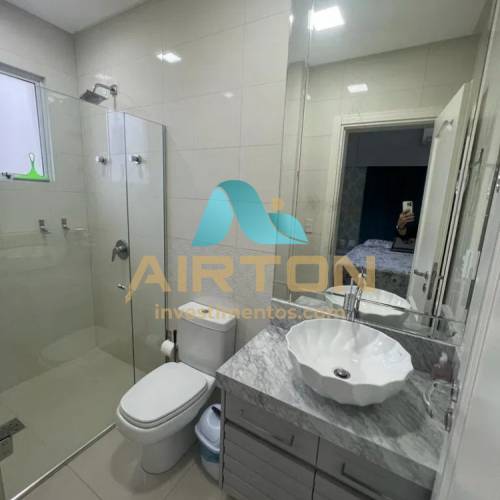 V4056 APARTAMENTO PARA VENDA FRENTE O MAR EM MEIA 