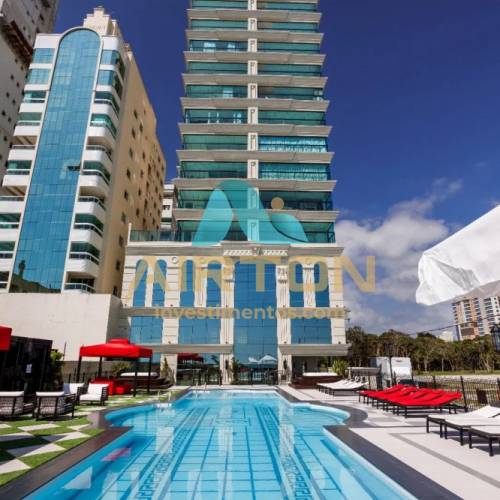 V4057 APARTAMENTO MOBILIADO FRENTE AO MAR EM MEIA 