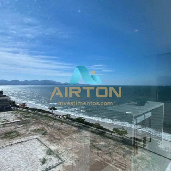 V4057 APARTAMENTO MOBILIADO FRENTE AO MAR EM MEIA 