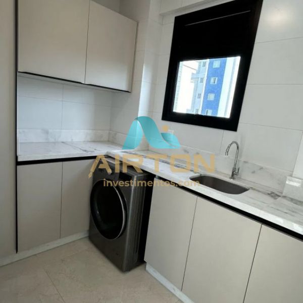 V4057 APARTAMENTO MOBILIADO FRENTE AO MAR EM MEIA 