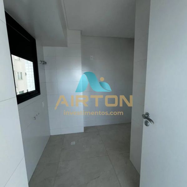 V4060 APARTAMENTA PARA VENDA FRENTE AO MAR EM MEIA