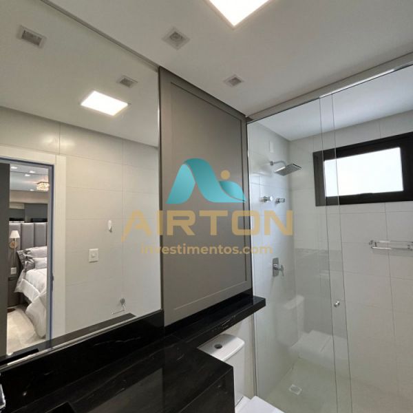 V4062 APARTAMENTO MOBILIADO FRENTE AO MAR EM MEIA 