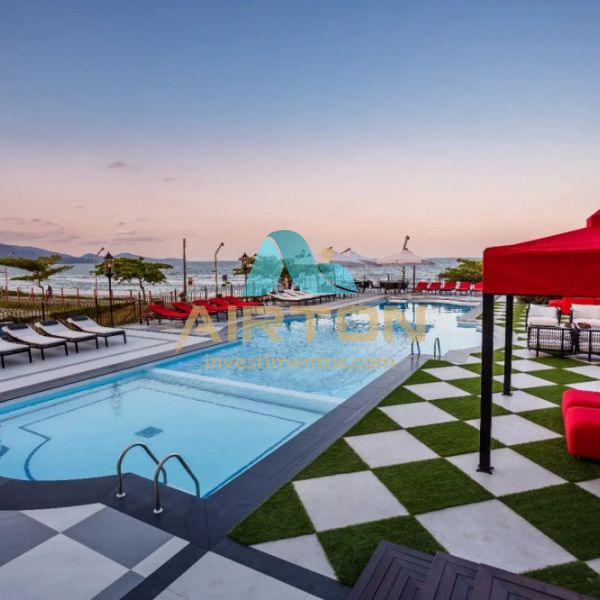 V4062 APARTAMENTO MOBILIADO FRENTE AO MAR EM MEIA 