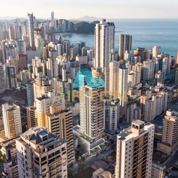 Cobertura com 4 sutes  venda , 252m - Centro - 