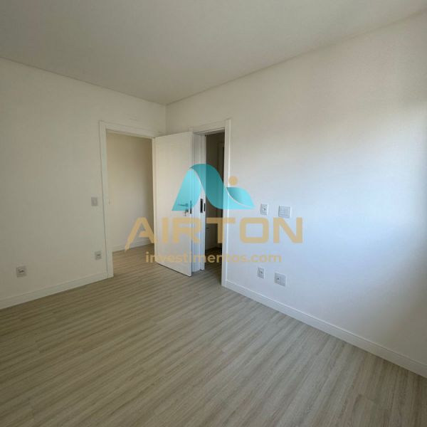 TE3001 APARTAMENTO COM TERRAO PARA VENDA EM MEIA 