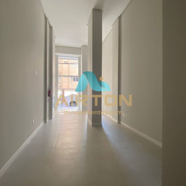 SC0003 SALA COMERCIAL COM 160M, 200 MTS DO MAR EM