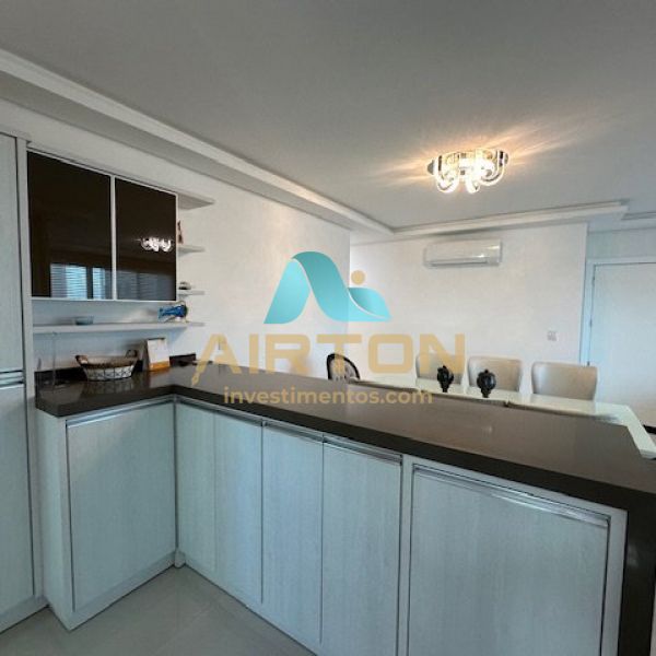 V4092 IM�VEL MOBILIADO PARA VENDA COM 4 SUITES, QU