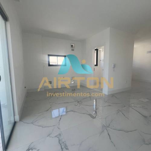 COBERTURA A VENDA COM 3 SUITES, 300 MTS DO MAR EM 