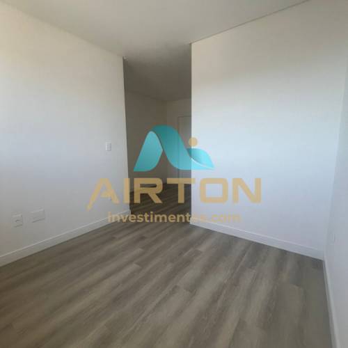 COBERTURA A VENDA COM 3 SUITES, 300 MTS DO MAR EM 