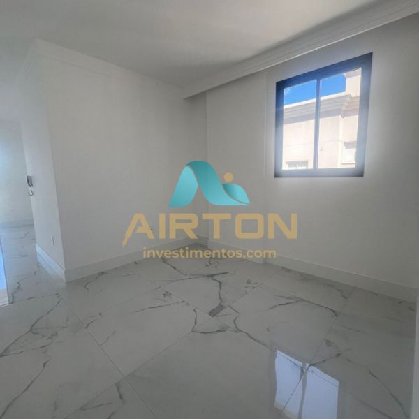 COBERTURA A VENDA COM 3 SUITES, 300 MTS DO MAR EM 