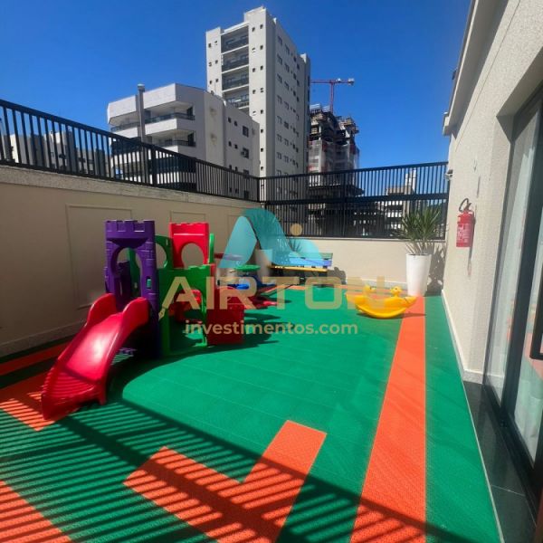 COBERTURA A VENDA COM 3 SUITES, 300 MTS DO MAR EM 