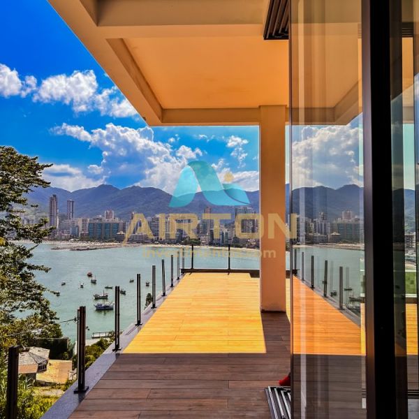 CC4001 CASA PARA VENDA COM 4 SUITES, PISCINA E VIS