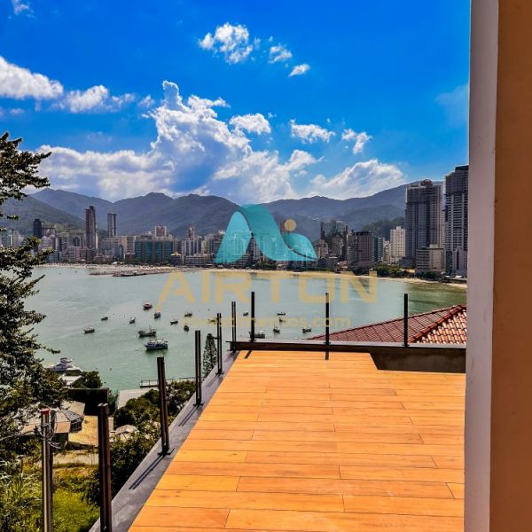 CC4001 CASA PARA VENDA COM 4 SUITES, PISCINA E VIS