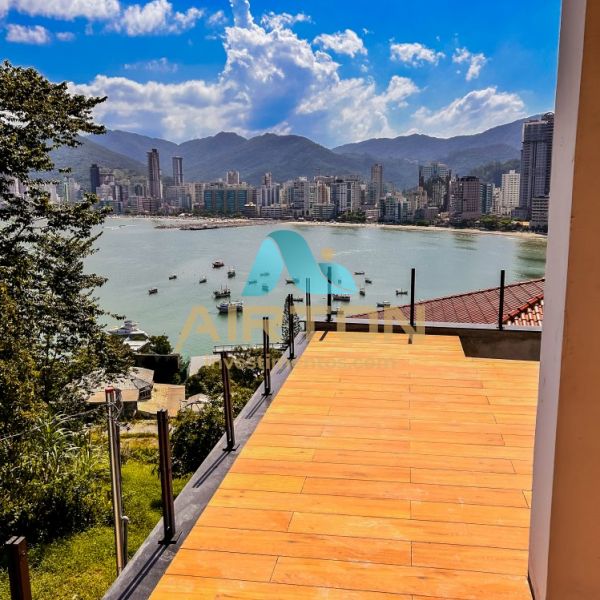 CC4001 CASA PARA VENDA COM 4 SUITES, PISCINA E VIS