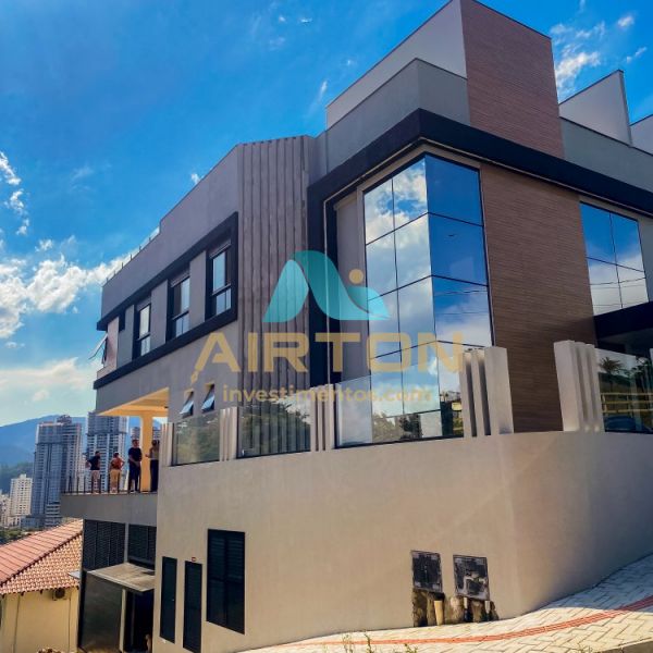 CC4001 CASA PARA VENDA COM 4 SUITES, PISCINA E VIS