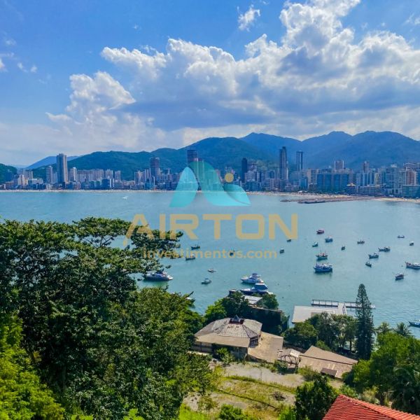 CC4001 CASA PARA VENDA COM 4 SUITES, PISCINA E VIS