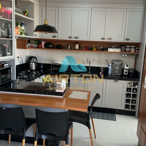 V3208 IMVEL MOBILIADO PARA VENDA, 5 VAGAS, 600 MT