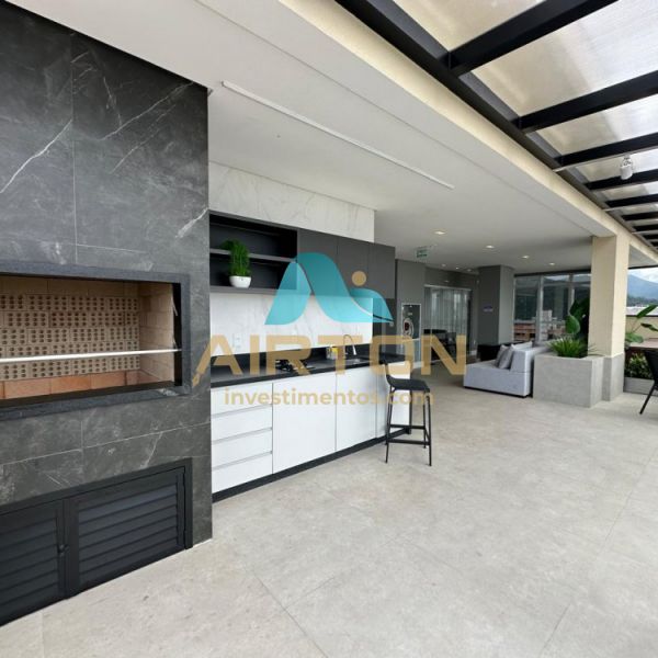 V2105 IM�VEL PARA VENDA COM VISTA AO MAR EM MORRET