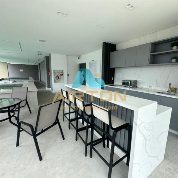 V2105 IM�VEL PARA VENDA COM VISTA AO MAR EM MORRET