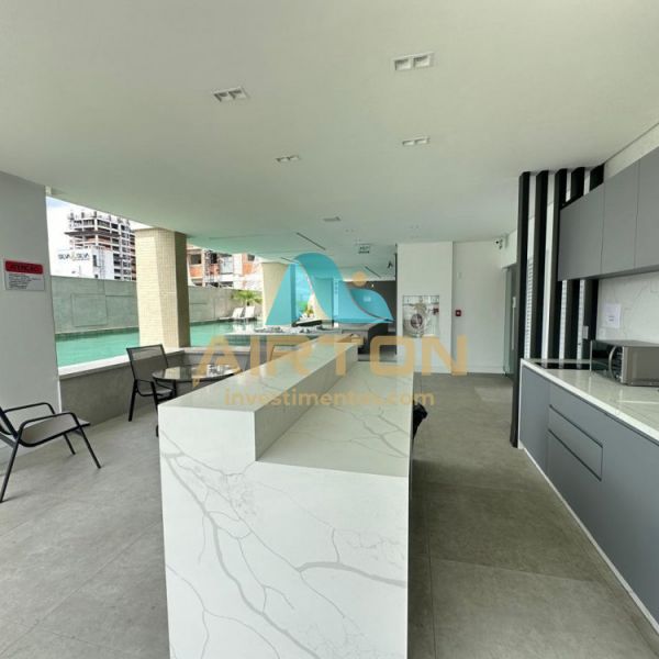 V2105 IM�VEL PARA VENDA COM VISTA AO MAR EM MORRET