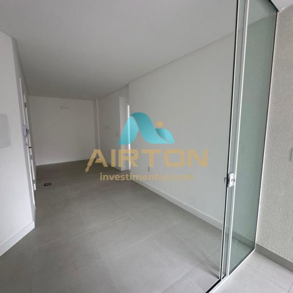 V2105 IM�VEL PARA VENDA COM VISTA AO MAR EM MORRET