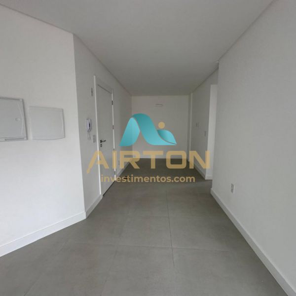 V2105 IM�VEL PARA VENDA COM VISTA AO MAR EM MORRET