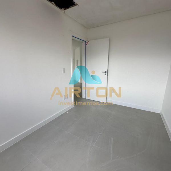 V2105 IM�VEL PARA VENDA COM VISTA AO MAR EM MORRET