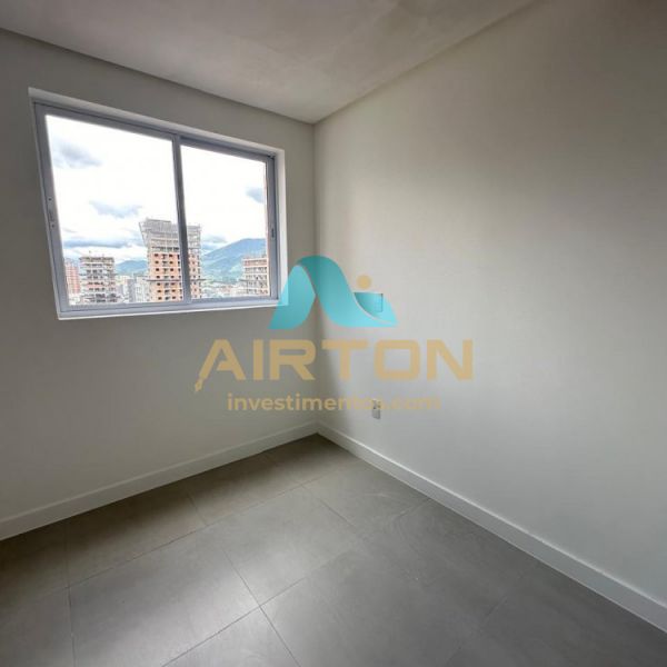 V2105 IM�VEL PARA VENDA COM VISTA AO MAR EM MORRET