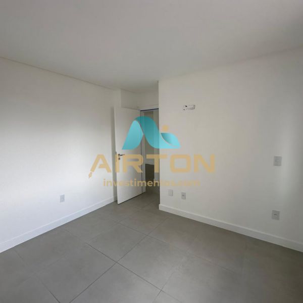 V2105 IM�VEL PARA VENDA COM VISTA AO MAR EM MORRET