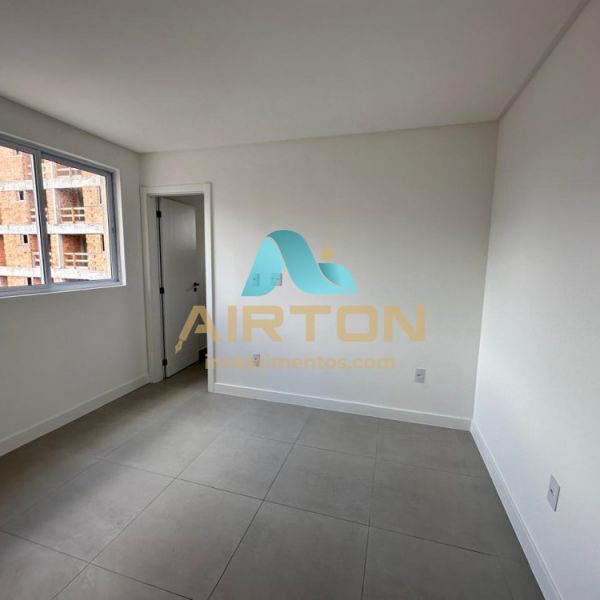 V2105 IM�VEL PARA VENDA COM VISTA AO MAR EM MORRET