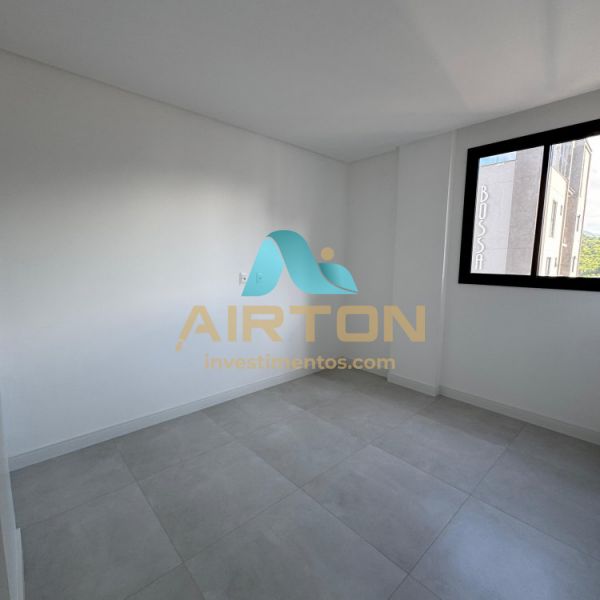 V2108 IMVEL PARA VENDA COM 2 DOR, 200 MTS DO MAR 