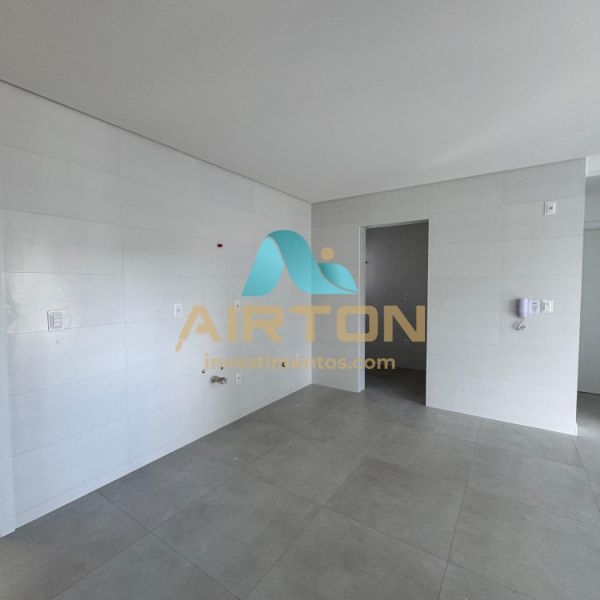 V2108 IMVEL PARA VENDA COM 2 DOR, 200 MTS DO MAR 