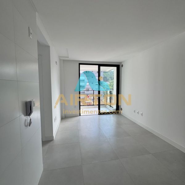 V2108 IMVEL PARA VENDA COM 2 DOR, 200 MTS DO MAR 