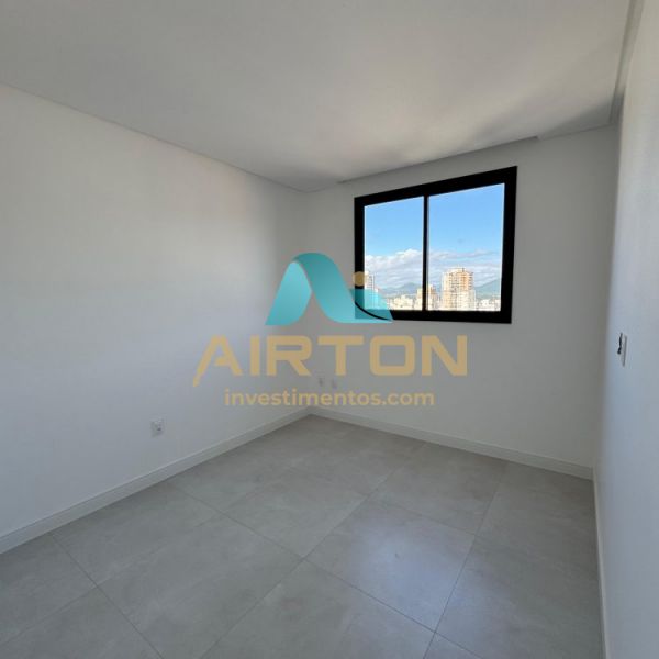 V2108 IMVEL PARA VENDA COM 2 DOR, 200 MTS DO MAR 